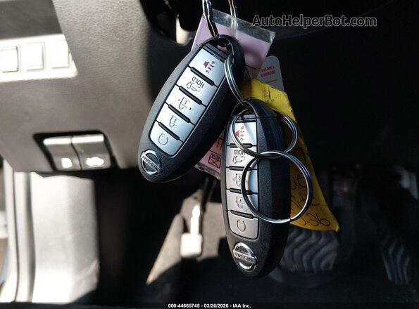 JN8AT2MV2HW019658 2017 NISSAN ROGUE Белый 