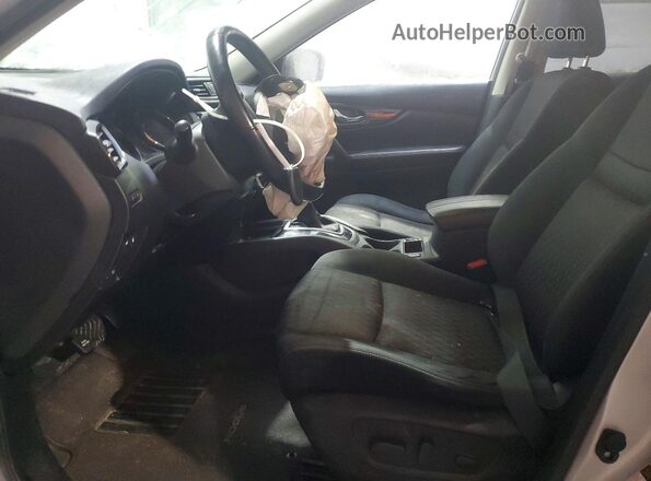 JN8AT2MV8JW310820 2018 NISSAN ROGUE Silver Front interior view