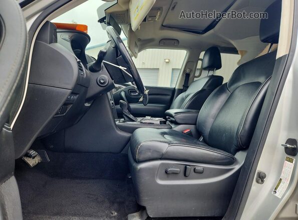 JN8AZ2AF2M9717692 2021 INFINITI QX80 Silver Вид салону спереду