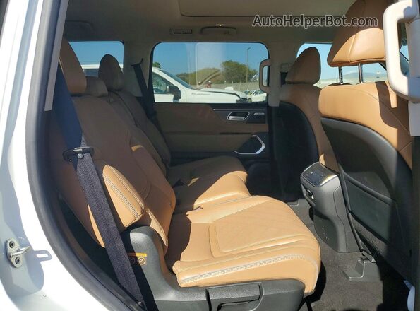 JN8AZ3BE3S9701784 2025 INFINITI QX80 White Vista interior trasera