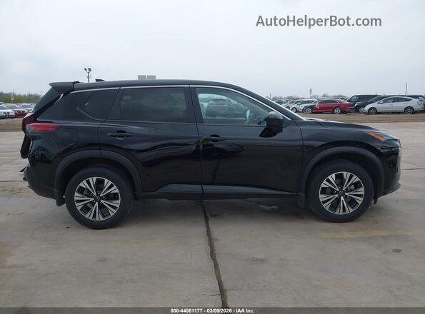 JN8BT3BA9PW431827 2023 NISSAN ROGUE Black Vista interior trasera