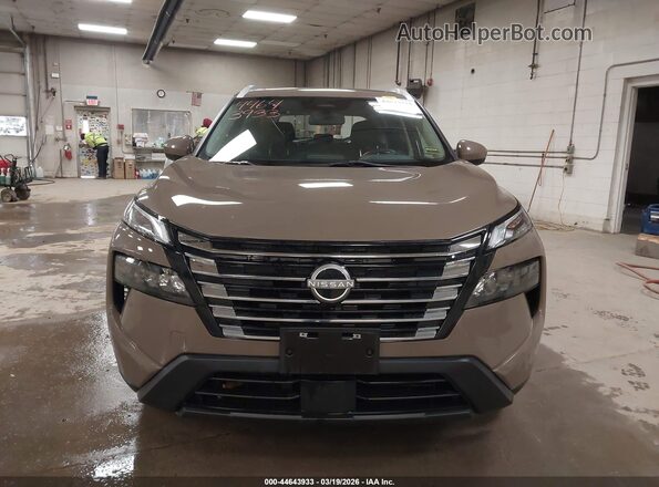 JN8BT3BB1RW449069 2024 NISSAN ROGUE Коричневый Вид задней части салона
