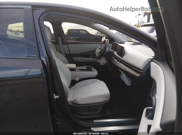 JN8DF0BF2SM768354 2025 NISSAN OTHER Black წინა სალონის ხედი