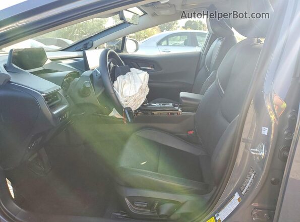 JTDACAAUXR3046532 2024 TOYOTA PRIUS Gray Front interior view