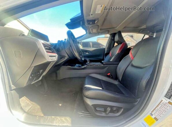 JTDACACU4P3004092 2023 TOYOTA PRIUS White Առջևի վահանակի տեսք