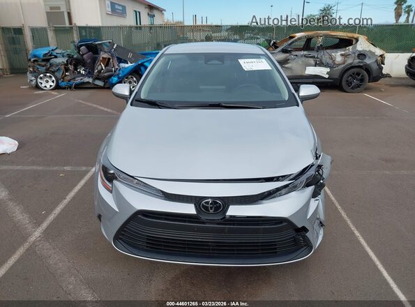 JTDB4MEE4T3035863 2026 TOYOTA LL Gray Vista interior trasera