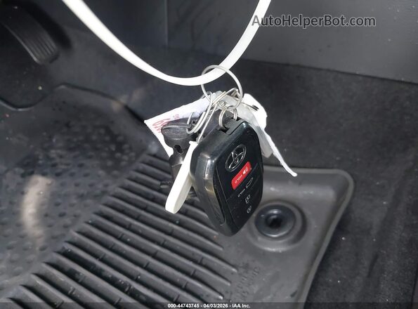 JTDBCMFE8T3121324 2026 TOYOTA LL Синий Вид панели приборов