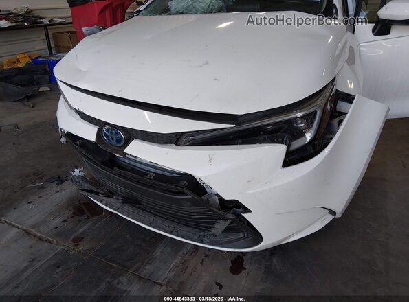 JTDBCMFEXPJ011750 2023 TOYOTA LL White Widok z przodu