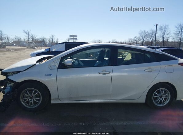 JTDKARFP7J3076944 2018 TOYOTA PRIUS PRIME White 