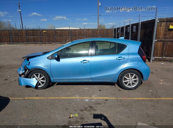 JTDKDTB3XG1136033 2016 TOYOTA PRIUS C Blue 
