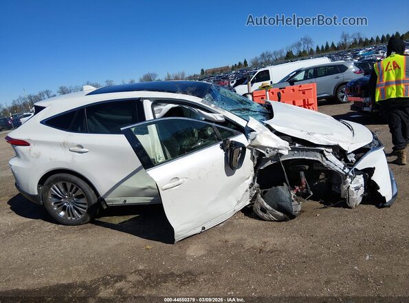 JTEAAAAHXMJ014057 2021 TOYOTA LIMITED White Вид задньої частини салону