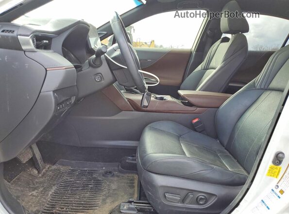 JTEAAAAHXMJ064196 2021 TOYOTA LIMITED White Widok wnętrza z przodu