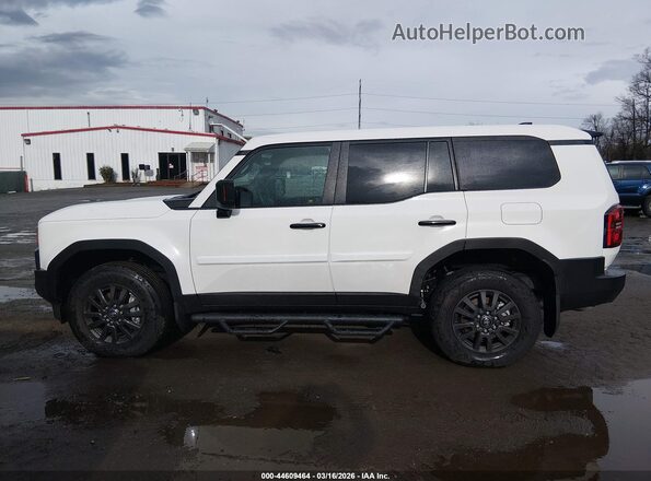 JTEABFAJ0RK015975 2024 TOYOTA LAND CRUISER White Панорамний вид салону 360°