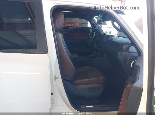JTEABFAJ9S5020337 2025 TOYOTA LAND CRUISER White Widok wnętrza z przodu