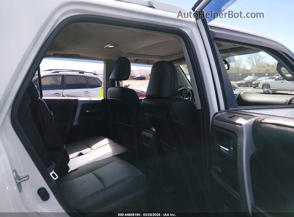 JTEBU5JR1H5450127 2017 TOYOTA 4RUNNER Белый Вид наклейки с VIN-кодом