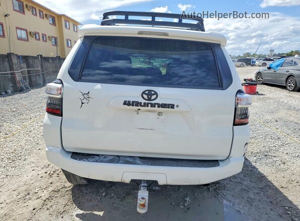 JTEBU5JR3J5512357 2018 TOYOTA 4RUNNER White Vista trasera