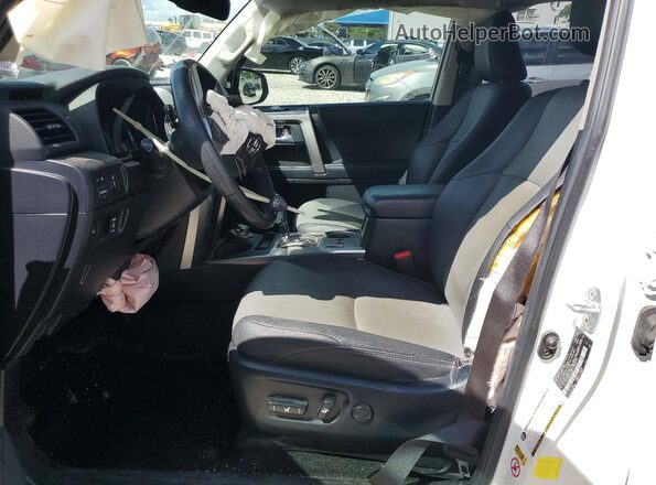 JTEBU5JR3J5512357 2018 TOYOTA 4RUNNER White Vista interior delantera