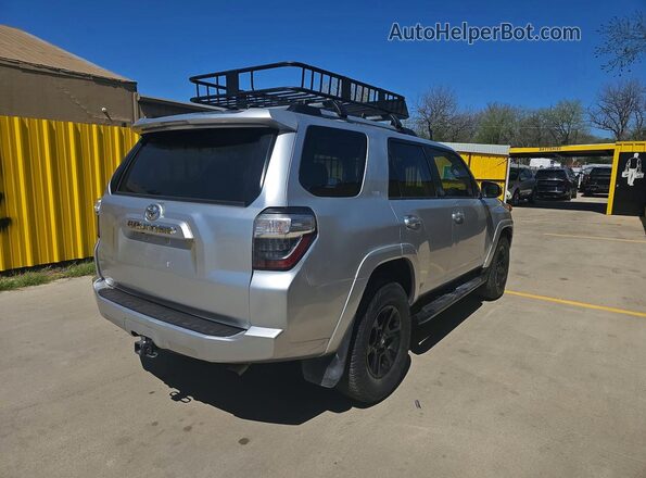 JTEEU5JR1M5232633 2021 TOYOTA 4RUNNER Silver Delantero derecho