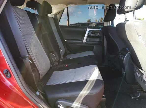 JTEEU5JR2M5236223 2021 TOYOTA 4RUNNER Red Вид задньої частини салону