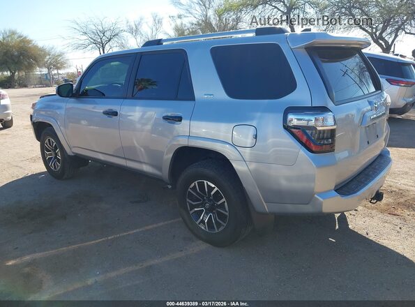 JTEEU5JR3P5285452 2023 TOYOTA 4RUNNER Silver Trasero izquierdo