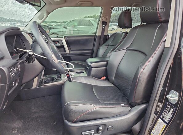 JTEEU5JR9M5243539 2021 TOYOTA 4RUNNER Black Вид салону спереду
