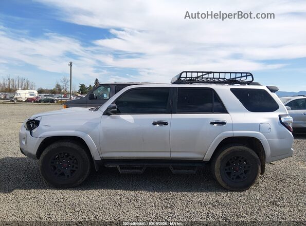 JTEHU5JR4M5951663 2021 TOYOTA 4RUNNER Silver 360 interior view