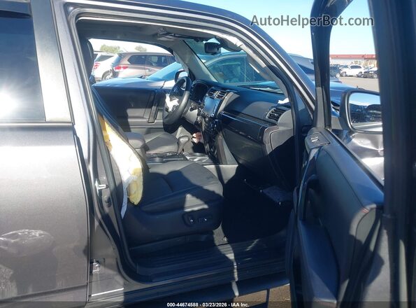 JTELU5JR3M5965841 2021 TOYOTA 4RUNNER Gray Widok wnętrza z przodu
