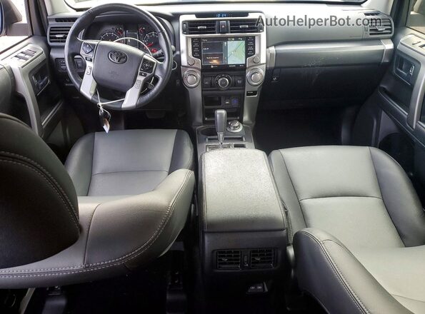 JTENU5JR3R6231923 2024 TOYOTA 4RUNNER Silver Widok deski rozdzielczej
