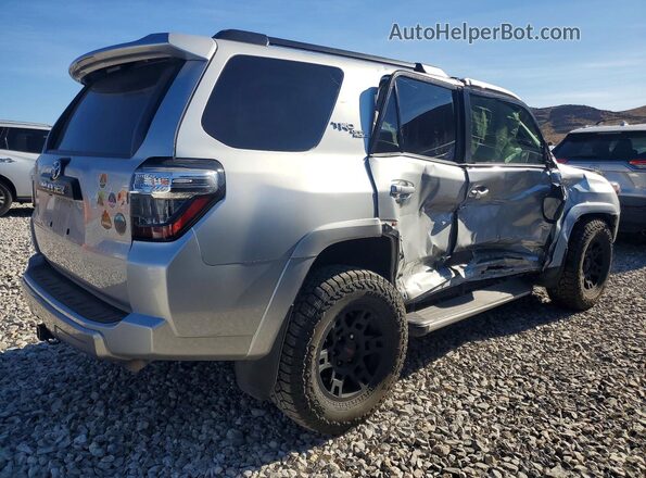 JTERU5JR2M5883139 2021 TOYOTA 4RUNNER Silver Trasero derecho