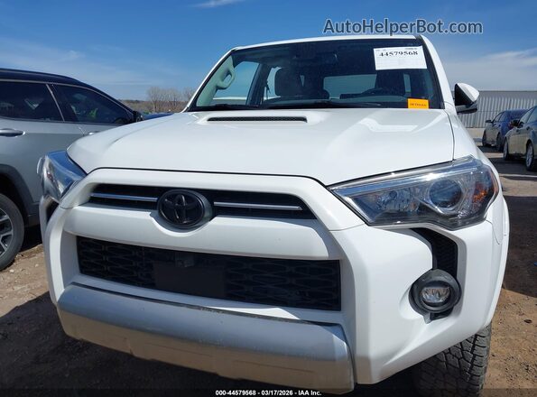 JTERU5JR2R6306175 2024 TOYOTA 4RUNNER White Rear interior view