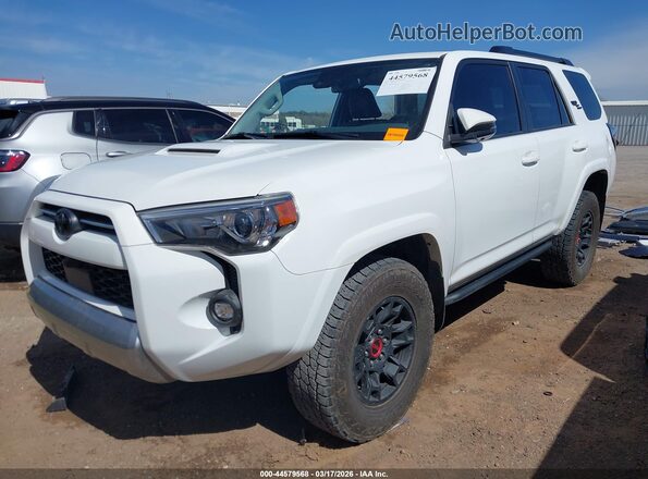 JTERU5JR2R6306175 2024 TOYOTA 4RUNNER White Front left