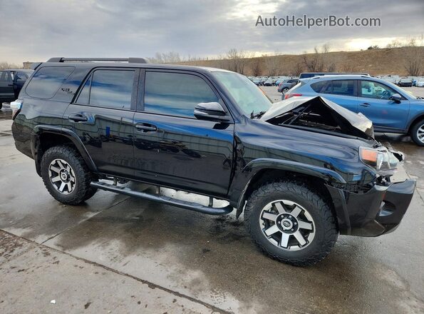 JTERU5JR4M5927464 2021 TOYOTA 4RUNNER Black Przód prawy