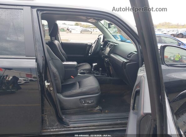 JTERU5JR5P6207010 2023 TOYOTA 4RUNNER Black Սալոնի դիմացի տեսք