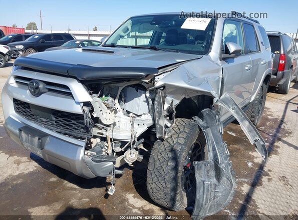 JTERU5JR6N6000218 2022 TOYOTA 4RUNNER Silver Front view