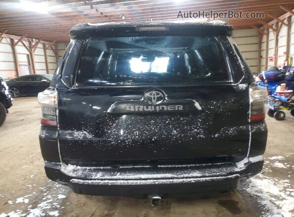 JTERU5JR7N5996568 2022 TOYOTA 4RUNNER Black Հետևի տեսք