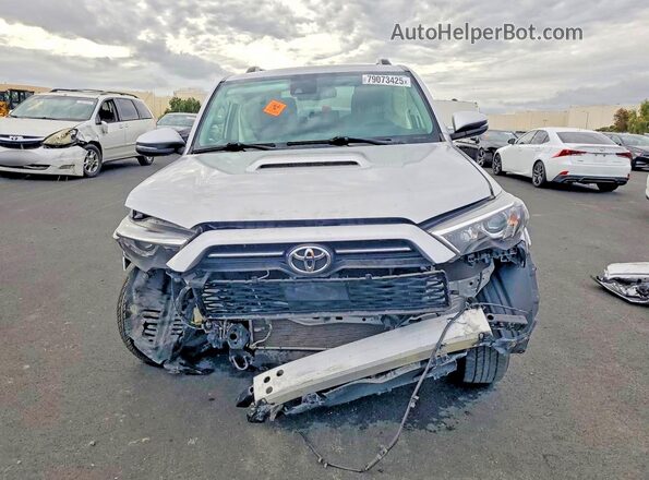 JTERU5JR9M5872607 2021 TOYOTA 4RUNNER Silver Դիմացի տեսք
