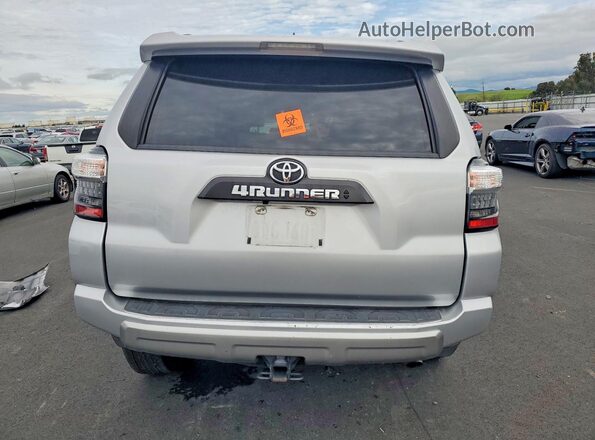JTERU5JR9M5872607 2021 TOYOTA 4RUNNER Silver Հետևի տեսք