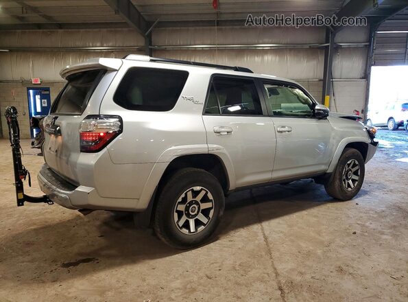 JTERU5JRXR6289349 2024 TOYOTA 4RUNNER Silver Հետևի աջ