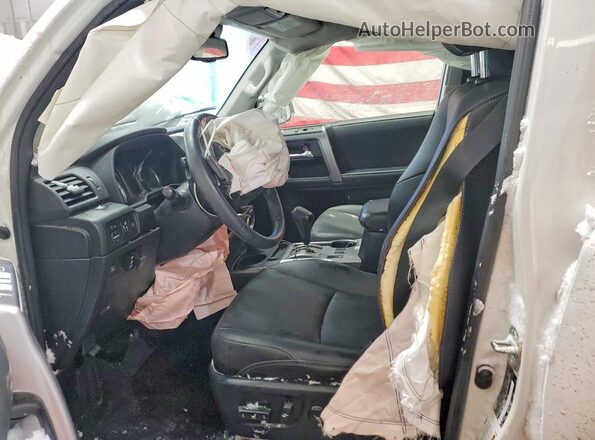 JTESU5JR5N6019182 2022 TOYOTA 4RUNNER Белый Вид салона спереди