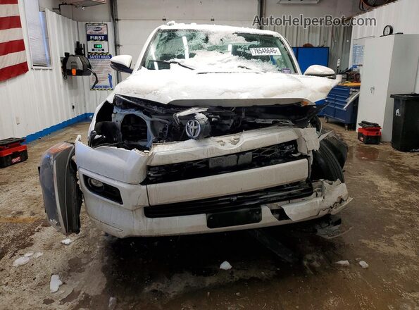 JTESU5JR5N6019182 2022 TOYOTA 4RUNNER Белый Вид спереди