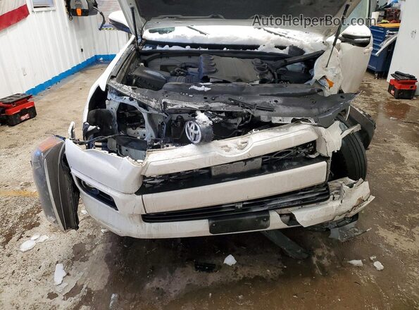JTESU5JR5N6019182 2022 TOYOTA 4RUNNER Белый Вид подкапотного пространства