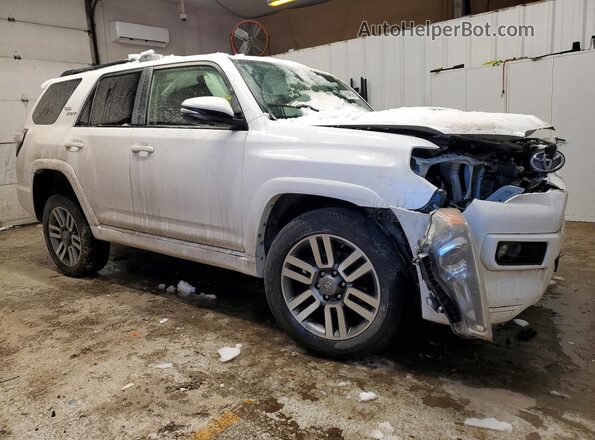 JTESU5JR5N6019182 2022 TOYOTA 4RUNNER Белый Передняя правая четверть