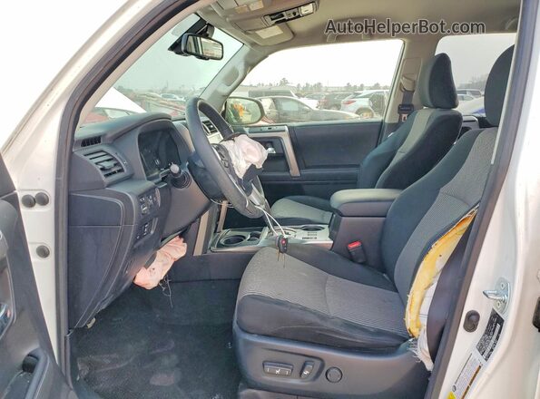JTEZU5JR4L5218595 2020 TOYOTA 4RUNNER Белый Вид салона спереди