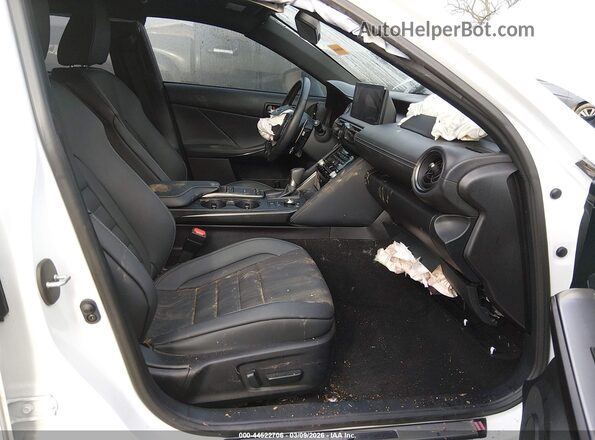 JTHAP1D21P5002577 2023 LEXUS IS 500 White Widok wnętrza z przodu