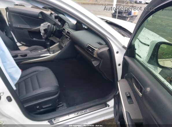 JTHBA1D20K5091976 2019 LEXUS IS 300 Белый Вид салона спереди