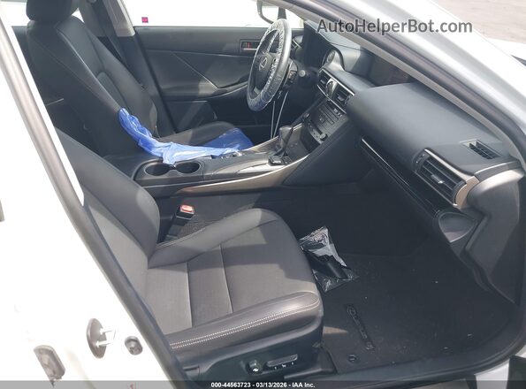JTHBA1D24H5052056 2017 LEXUS IS 200T White Вид салону спереду