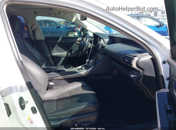 JTHBA1D28H5053565 2017 LEXUS IS 200T White Vista interior delantera
