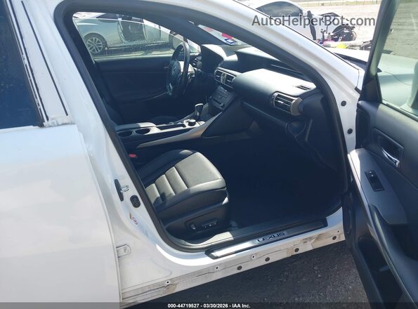 JTHBA1D29G5020024 2016 LEXUS IS 200T White Вид салону спереду