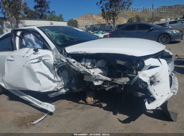 JTHBA1D29H5051369 2017 LEXUS IS 200T White 