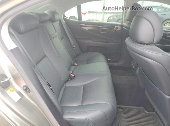 JTHBL5EFXH5146929 2017 LEXUS LS Silver Вид задніх сидінь